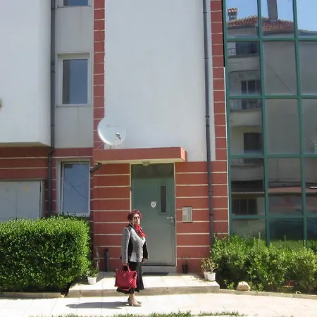 Gazde/Camere de închiriat Low-cost 50m From The Beach! *