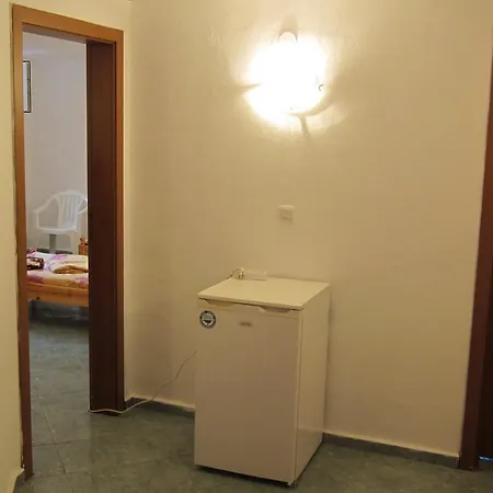 Gazde/Camere de închiriat Low-cost 50m From The Beach! *
